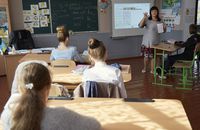 Стало відомо, скільки школярів з Чернівецької області перебувають за кордоном