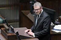 Польський депутат: українці везуть СНІД, повій і бандитів
