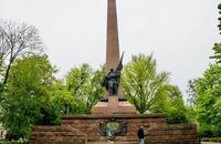 У Чернівцях приберуть пам'ятник «освободителю» з очей