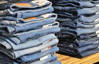 Волинський суд оштрафував одесита на 2,9 млн грн за незадекларовані 5 тонн штанів
