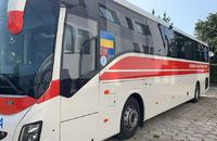 Львівські медики отримали унікальний автобус для поранених