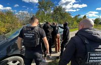 За переправлення через кордон чоловіків закарпатку затримали поліцейські