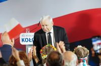 Виборча кампанія в Польщі вже розкручується — владна партія ПіС обіцяє платити по 14‑ій пенсії на рік