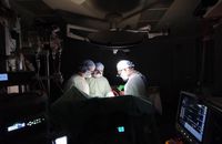 Львівські хірурги провели операцію на серці під час екстреного вимкнення світла