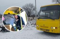 «До пи*ди ваша Україна, Москва була, є і буде!»: водій викинув з маршрутки фанатку Росії (ВІДЕО)