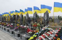 Західна Україна за минулий тиждень: Розширення військових кладовищ, перемога новорічних ялинок, і Жан-Клод Ван Дамм на Закарпатті