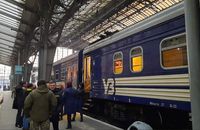 «Укрзалізниця» призначила до Львова додаткові потяги з Києва і Прикарпаття