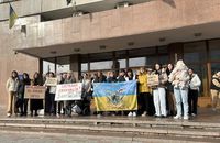 Західна Україна за минулий тиждень: Протест родичів військових в Івано-Франківську і торгівля саном священика на Закарпатті