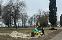 Західна Україна за минулий тиждень: Нестача місця для військових могил та силовики-«варяги»