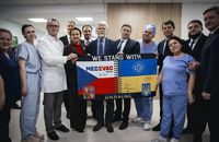 Президент Чехії відвідав шпиталь, де чеські хірурги тренуються на українських поранених