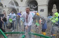Мера Львова облили водою з екскрементами