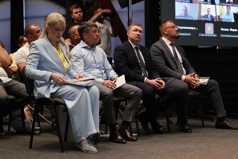 Губернатори Івано-Франківської, Закарпатської, Львівської та Тернопільської областей на зустрічі із Зеленським